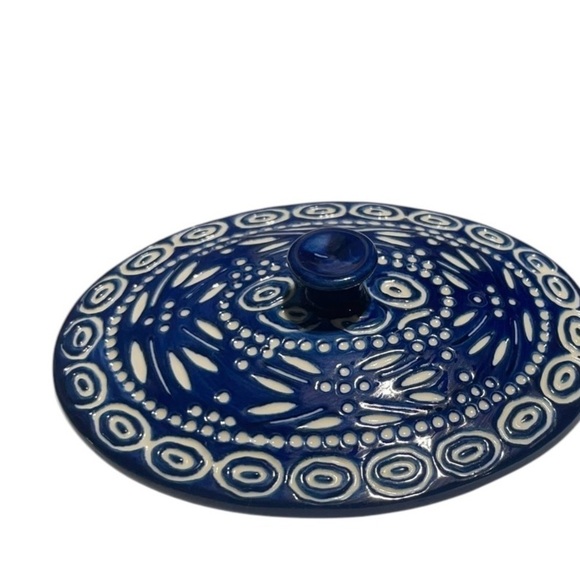 Temptations by Tara Blue Carved Baking Dishes
4 Oval 9 oz Old World Poinsettia - Picture 7 of 16